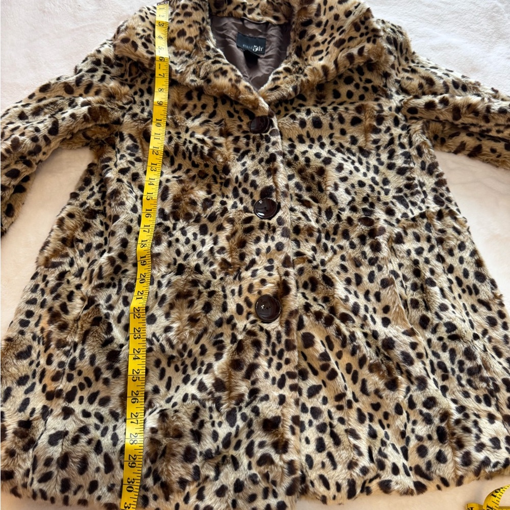 East 5th Animal Print Teddy Jacket - Picture 4 of 12